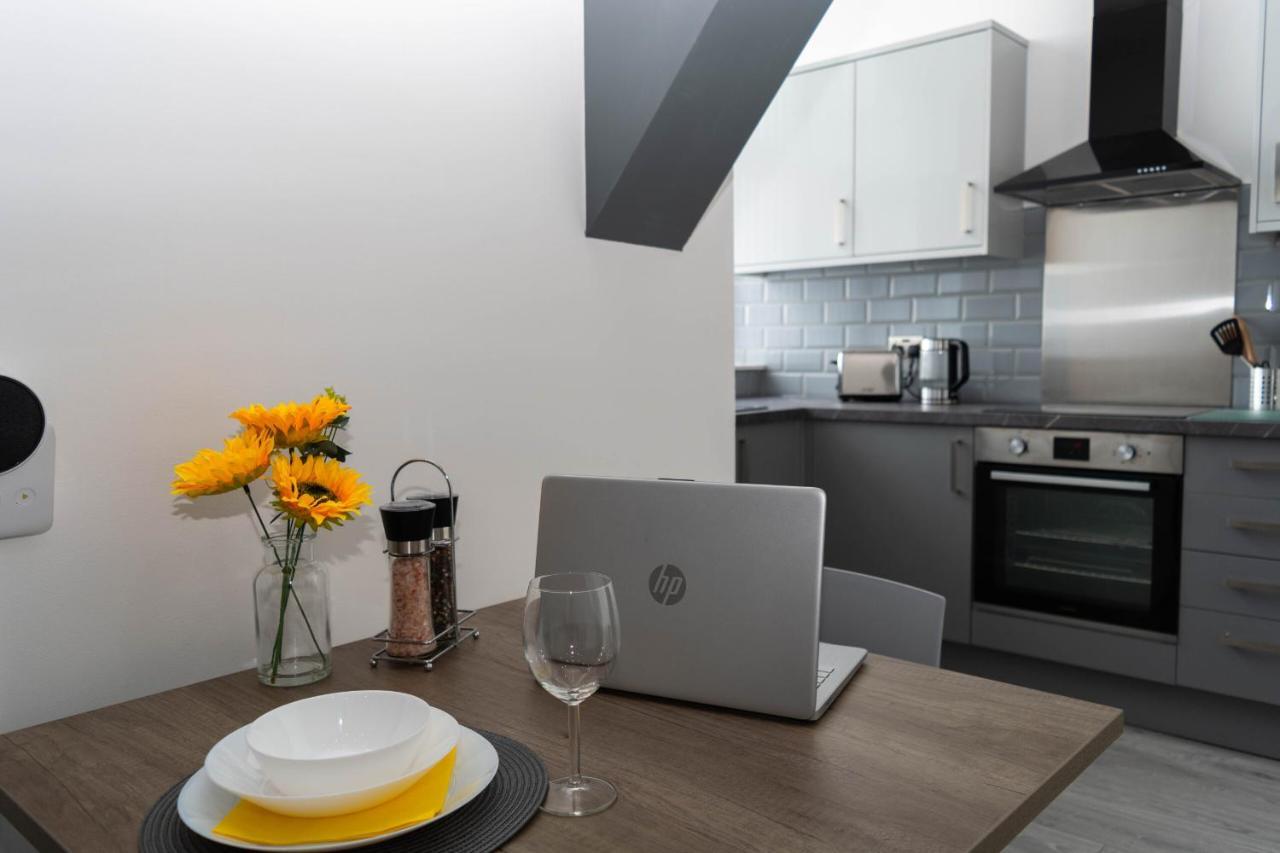 Sky Apartments Bradford  Extérieur photo